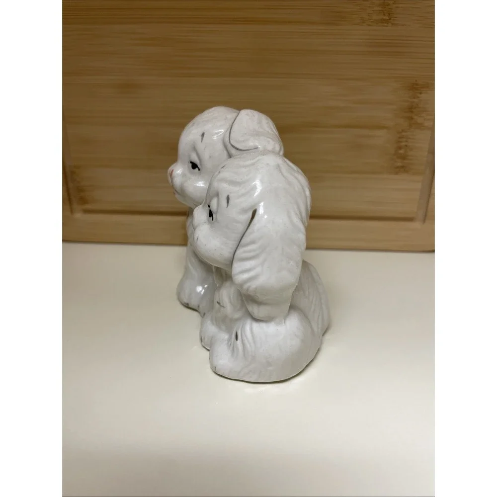 Vintage Puppy Dogs Figurine Porcelain Ceramic White‎ W/Gold Spots China